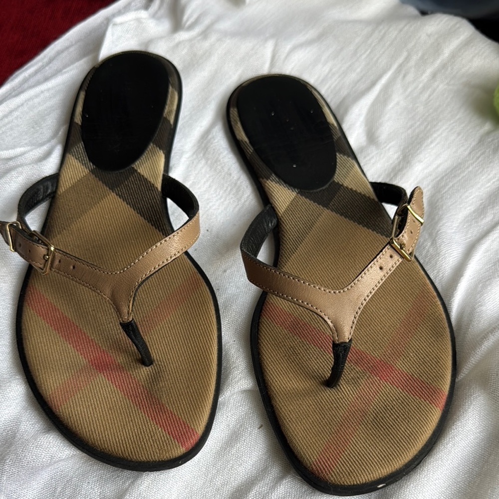 Burberry Tan and Black T-Strap Sandals